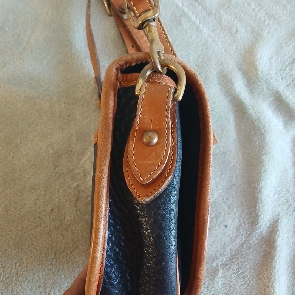 Dooney & Bourke "Big Duck" AWL Crossbody Bag (Vintage) - Picture 10 of 14